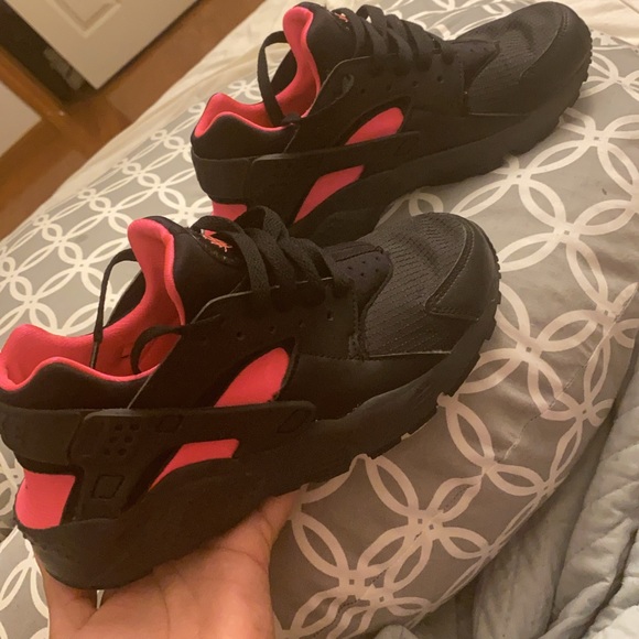 pink nike huarache junior